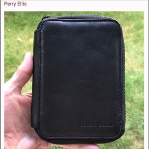Perry Ellis zip around wallet